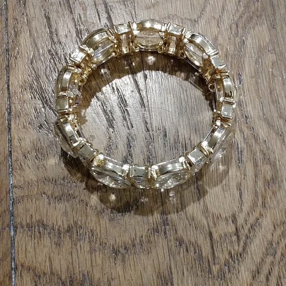 Gold-toned Jewelry Bracelet (elastic) - Picture 2 of 5
